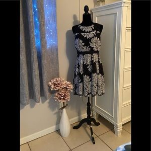 Ann Taylor Black Dress w/ Grey & White Flowers. Size 6P